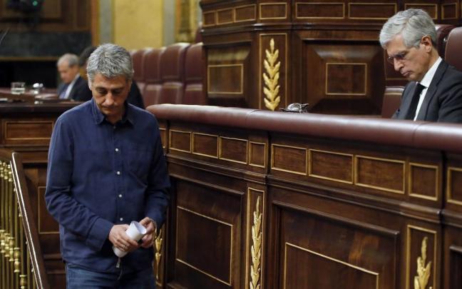 Oskar Matute junto a Adolfo Suárez Illana en el Congreso. Oskar Matute junto a Adolfo Suárez Illana en el Congreso.