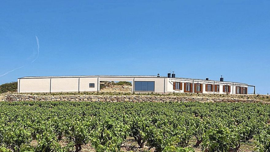 Vista panorámica de la bodega de Rioja Alavesa.