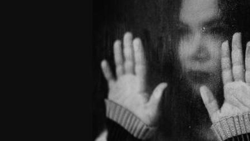 El consumo de drogas legales está más extendido entre las mujeres, mientras que las ilegales, entre los hombres