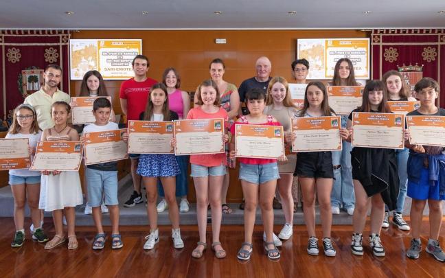 Entrega de premios de distintos concursos desarrollados para fomentar el euskera en Erandio. Entrega de premios de distintos concursos desarrollados para fomentar el euskera en Erandio.
