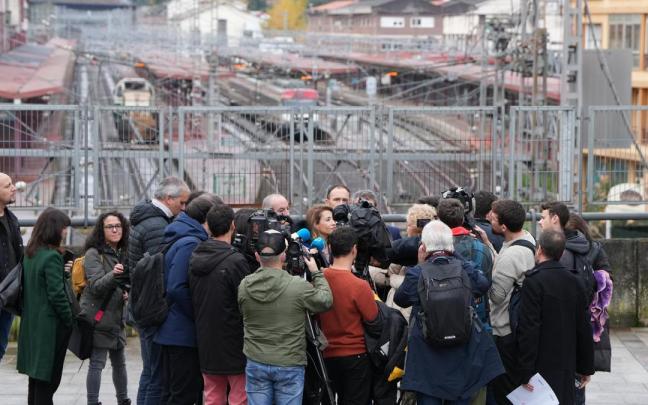 La ministra Raquel Sánchez, durante su visita a Irun el pasado diciembre, para dar cuenta del proyecto de la futura estación internacional. La ministra Raquel Sánchez, durante su visita a Irun el pasado diciembre, para dar cuenta del proyecto de la futura estación internacional.