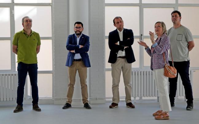 De izda. a dcha.: el concejal de Urbanismo del Ayuntamiento de Cascante, Javier Ochoa; el director general de Administración Local y Despoblación, Jesús Mari Rodríguez; el alcalde de Cascante, Alberto Añón; la dir De izda. a dcha.: el concejal de Urbanismo del Ayuntamiento de Cascante, Javier Ochoa; el director general de Administración Local y Despoblación, Jesús Mari Rodríguez; el alcalde de Cascante, Alberto Añón; la dir
