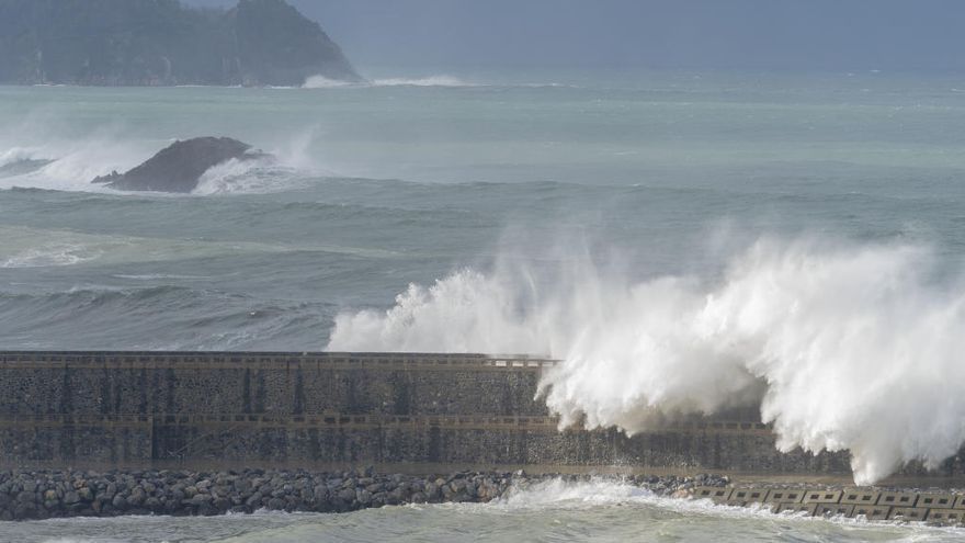 Euskadi activa el aviso por riesgo marítimo costero.