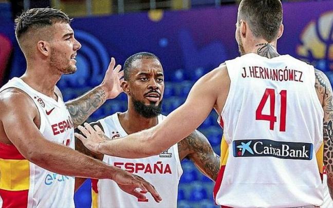 Lorenzo Brown y Willy Hernangómez celebran una canasta ‘sobre la bocina’ de Juancho. Lorenzo Brown y Willy Hernangómez celebran una canasta ‘sobre la bocina’ de Juancho.