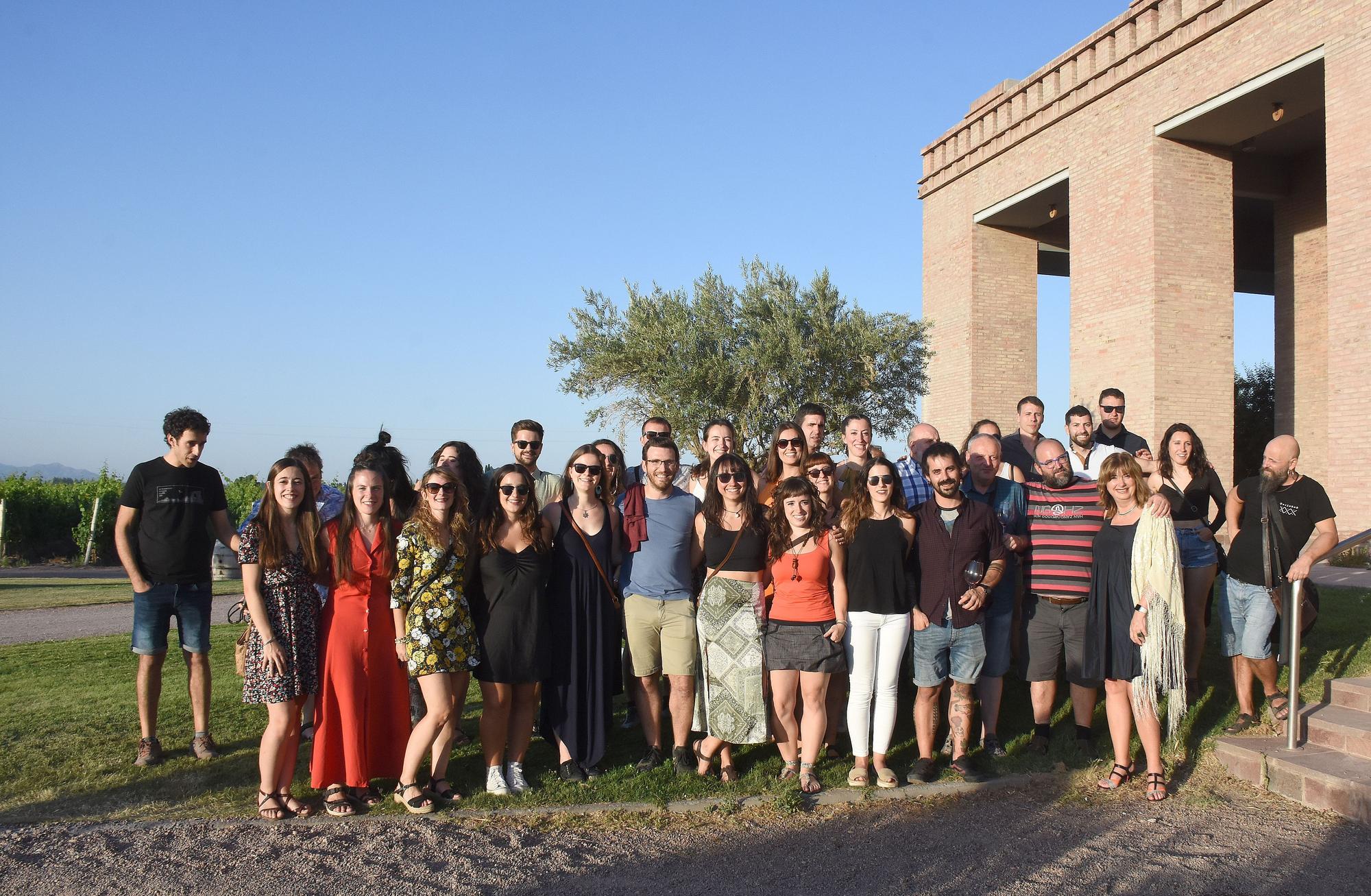 Integrantes del grupo Ortzadar, con la consejera Ana Ollo.