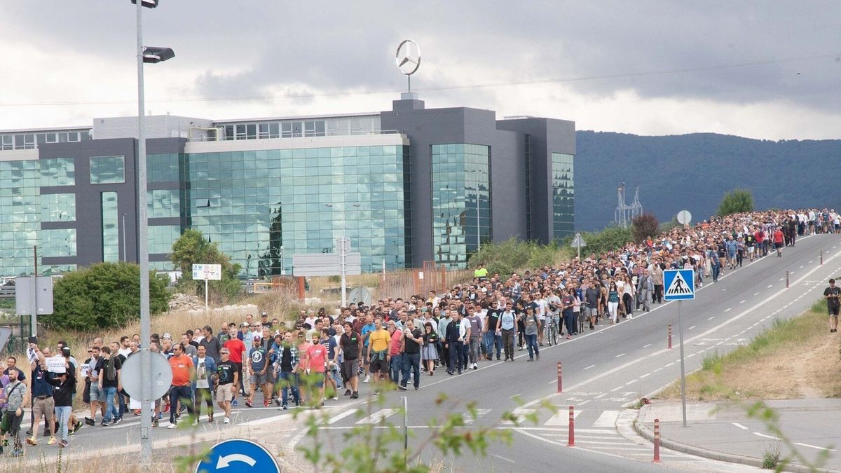 Manifestación de trabajadores de Mercedes.