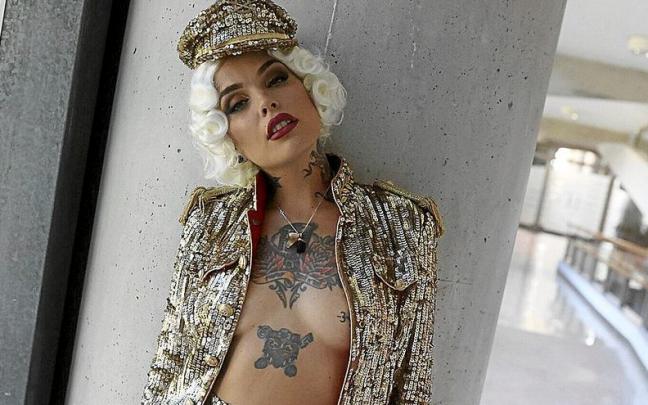 &ldquo;A las mentes retra&iacute;das les digo que se queden en sus casas&rdquo;