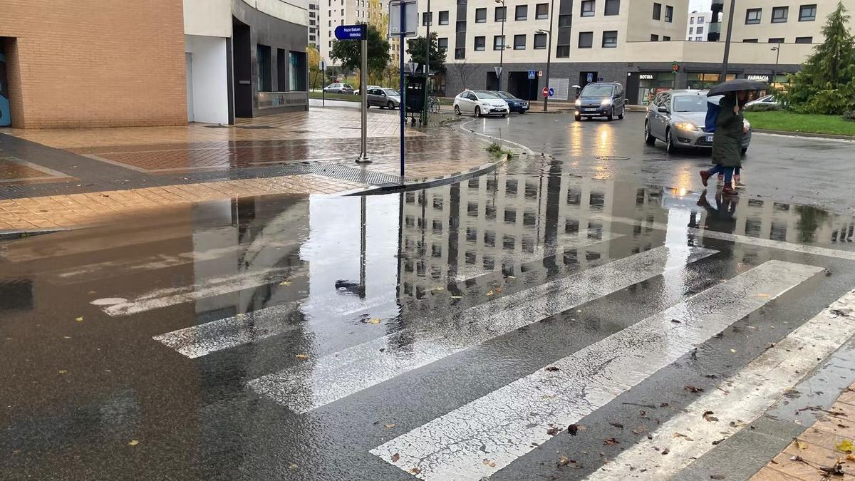 Balsa de agua en Zabalgana