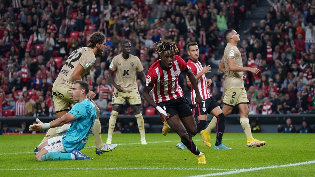 Nico Williams celebra su gol frente al Almería, el tercero de la noche para el Athletic