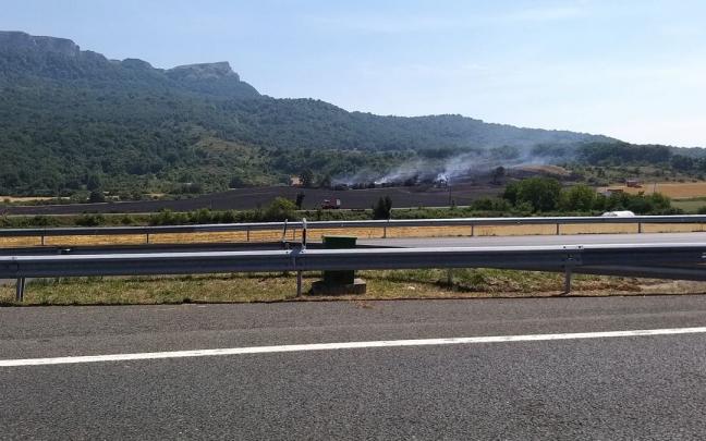 Imágenes de humo desde la autovía.