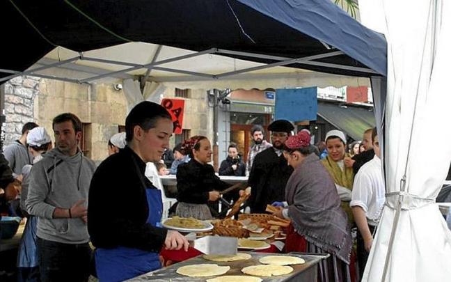 Un puesto de talos en la feria de un año anterior. | FOTO: A.M.