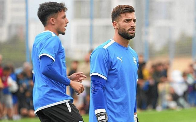 Antonio Sivera, durante un entrenamiento con el Deportivo Alavés.