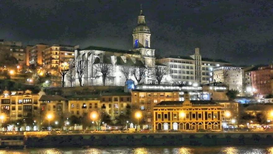 La iluminación de Portugalete unida a sus tesosos harán especiales cada una de las visitas.