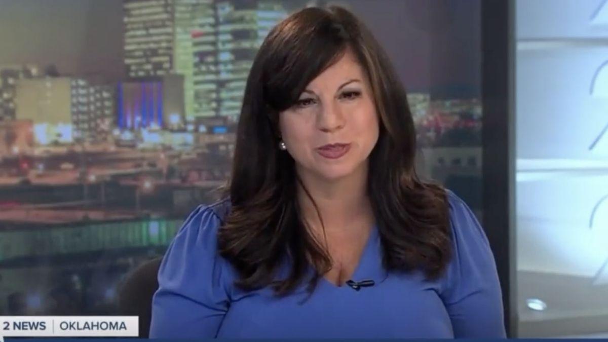 Julie Chin, presentadora de informativos en NBC, sufre un derrame cerebral en directo.