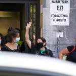 Movilizaci&oacute;n vecinal durante un desahucio ocurrido en septiembre de 2020 en Bilbao.