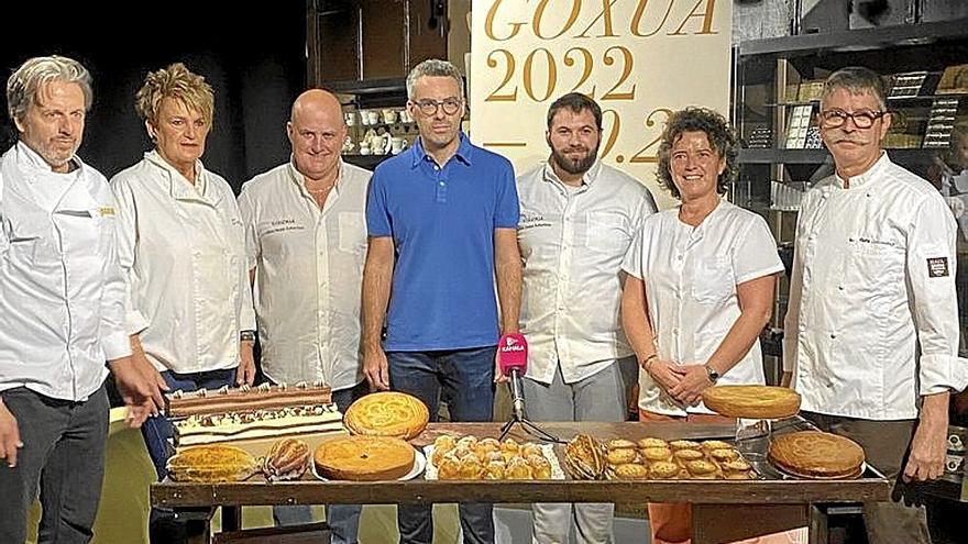 Pasteleros de Tolosa e Iparralde ayer en la presentación. | FOTO: M.S.S.