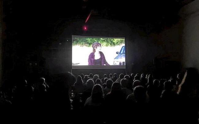 La serie de Netflix ‘Tú no eres especial’ se estrena a lo grande en Lekunberri