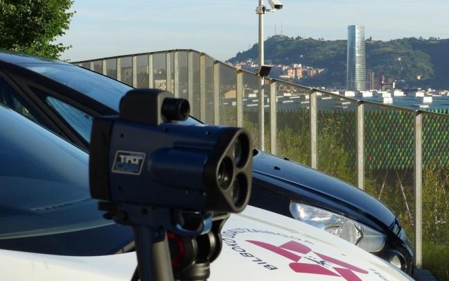 Ibilgailuen abiadura kontrolatzeko gailua.