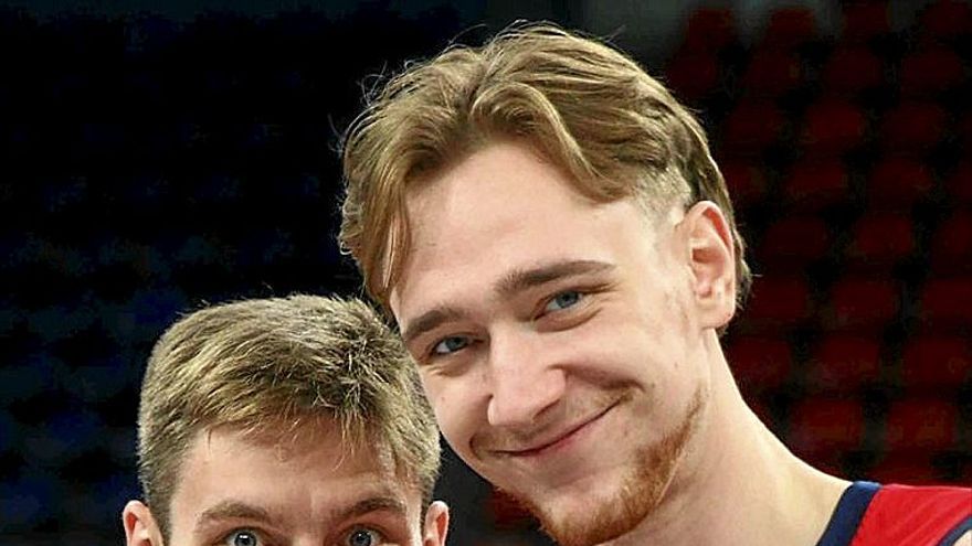 Raieste y Kurucs disfrutan del almuerzo. | FOTO: PILAR BARCO