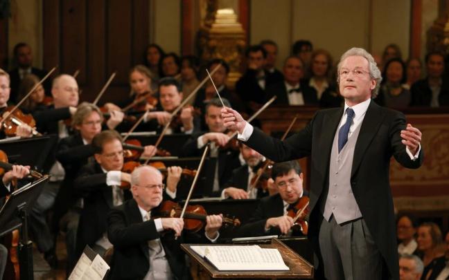 El director austr&iacute;aco Franz Welser-M&ouml;st, durante el Concierto de A&ntilde;o Nuevo de 2023