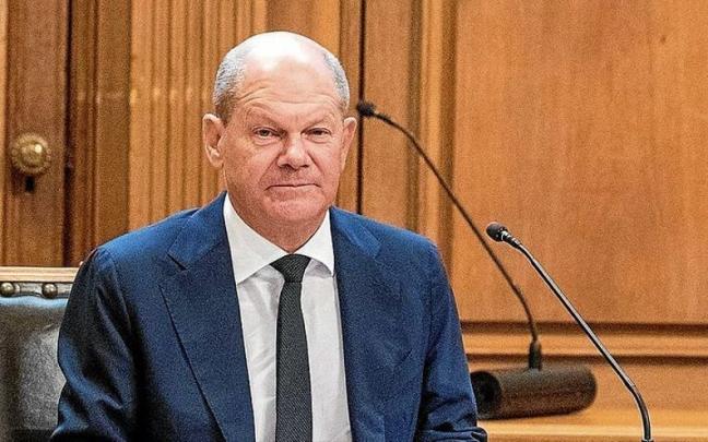 Olaf Scholz, antes de comparecer ante un comité del Parlamento estatal de Hamburgo .