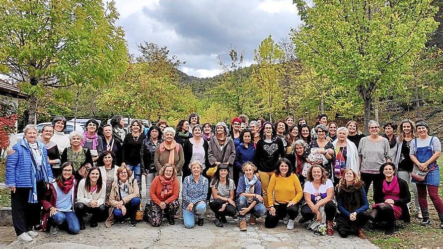 Esparza, imagen colectiva de la XXI edición de Encuentro de Mujeres del Pirineo, organizada por Pirimakume.