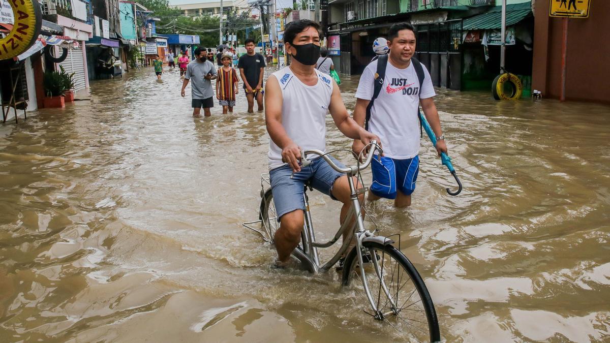 Inundaciones en Filipinas tras el paso de la tormenta tropical 'Nalgae'.