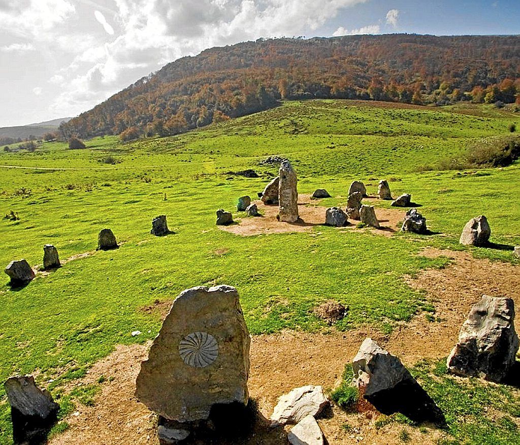 Imagen de la ruta megalítica de Sorogain.