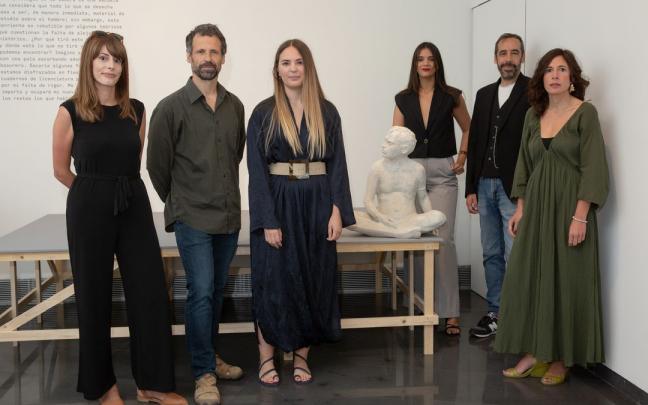 Laura Arnedo, José Noguero, Maite Fraile, Dayneris Brito, Carlos Bassas y Laura Aizcorbe, en el marco de la muestra. Laura Arnedo, José Noguero, Maite Fraile, Dayneris Brito, Carlos Bassas y Laura Aizcorbe, en el marco de la muestra.