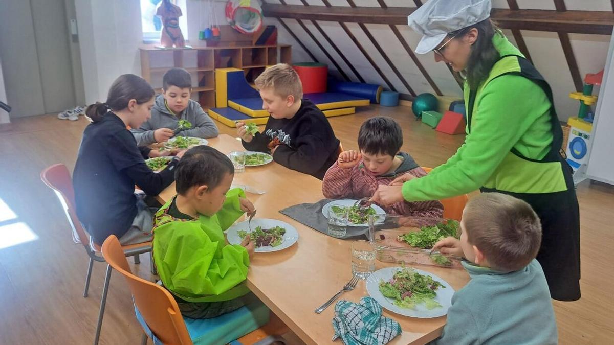 Este curso se ha puesto en marcha el comedor en la escuela de Espinal. | FOTO: CEIP AUZPERRI