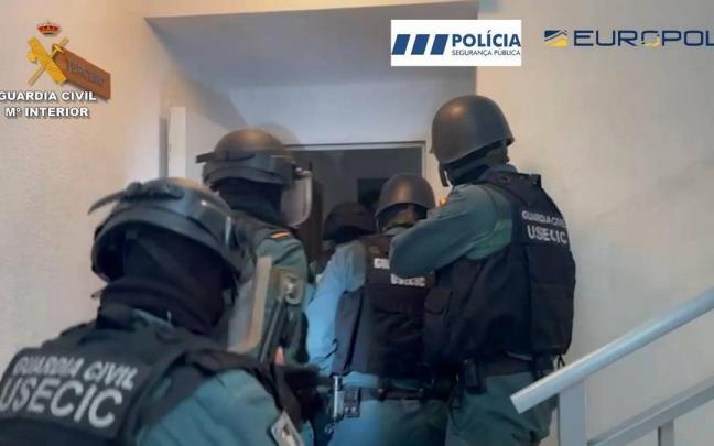 La Guardia Civil desarticula una banda de origen alban&eacute;s.