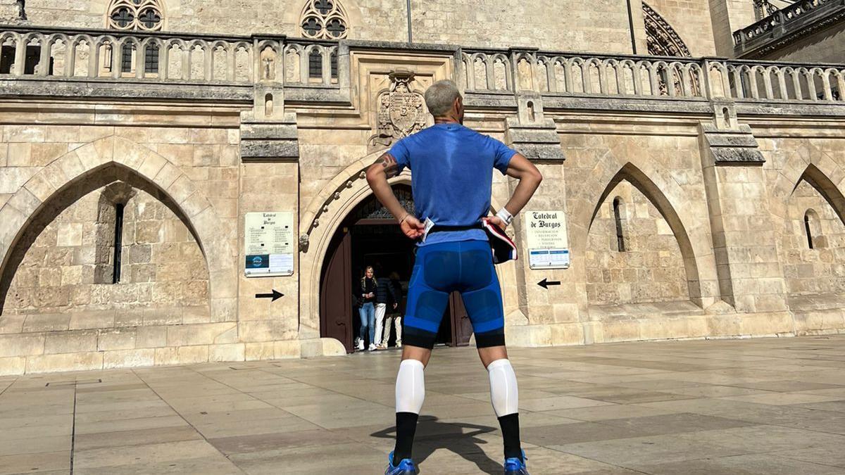 El durangarra logró llegar a Santiago de Compostela. | FOTOS: DEIA