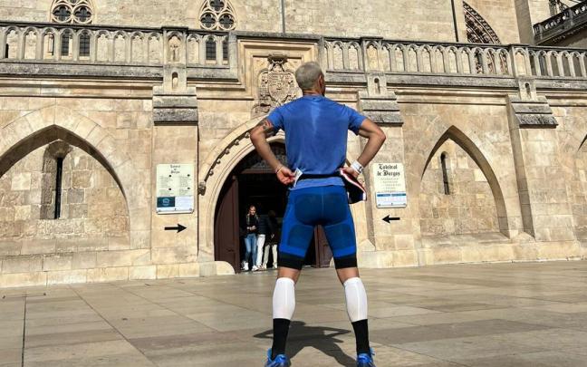El durangarra logró llegar a Santiago de Compostela. | FOTOS: DEIA El durangarra logró llegar a Santiago de Compostela. | FOTOS: DEIA