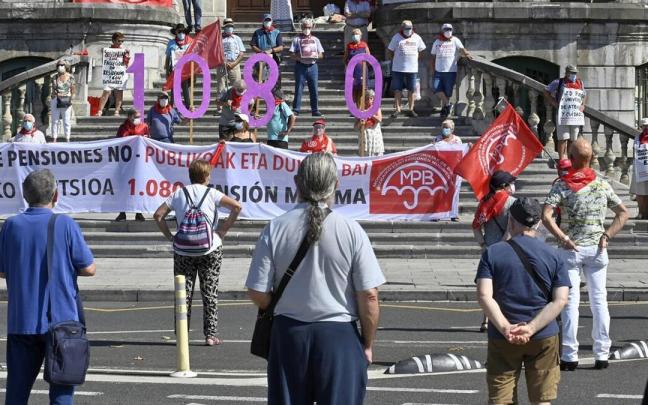 Los pensionistas que se manifiestan en Bilbao han utilizado IPL para sus reivindicaciones.