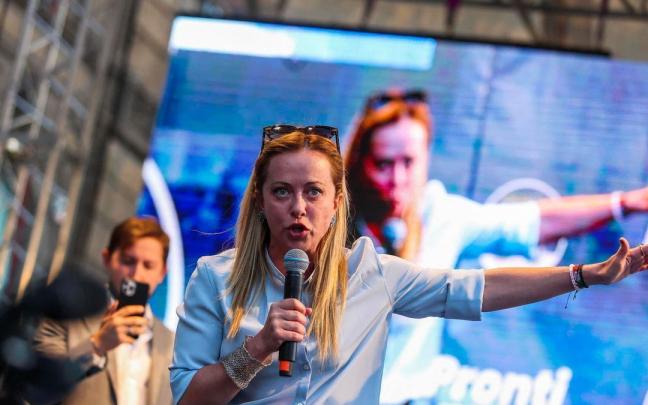 Giorgia Meloni durante un acto de campa&ntilde;a.