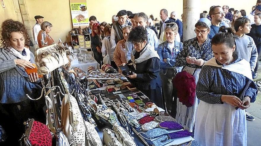 Los trabajos artesanales engrosaron también el menú festivo.