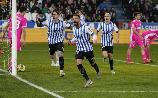 Abde celebra el gol marcado ante el Burgos en Mendizorroza