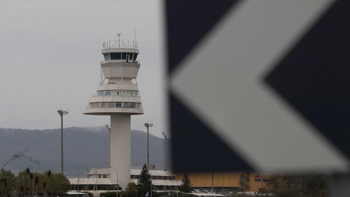 Torre del aeropuerto de Foronda