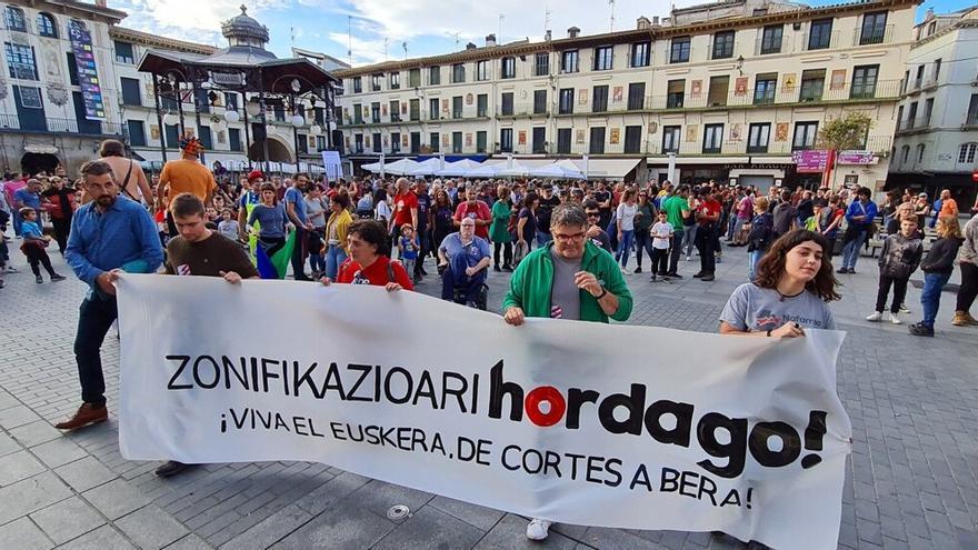 Marcha en Tudela contra la ley del euskera y la zonificación