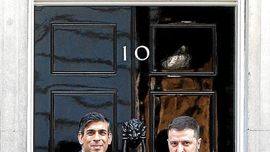 Volodímir Zelenski y Rishi Sunak, ayer en Downing Street.