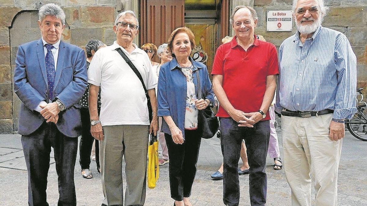 El palacio Yhon acoge la inauguración del 32 curso de las tertulias poéticas de los martes en Bilbao