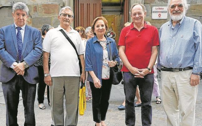 El palacio Yhon acoge la inauguración del 32 curso de las tertulias poéticas de los martes en Bilbao