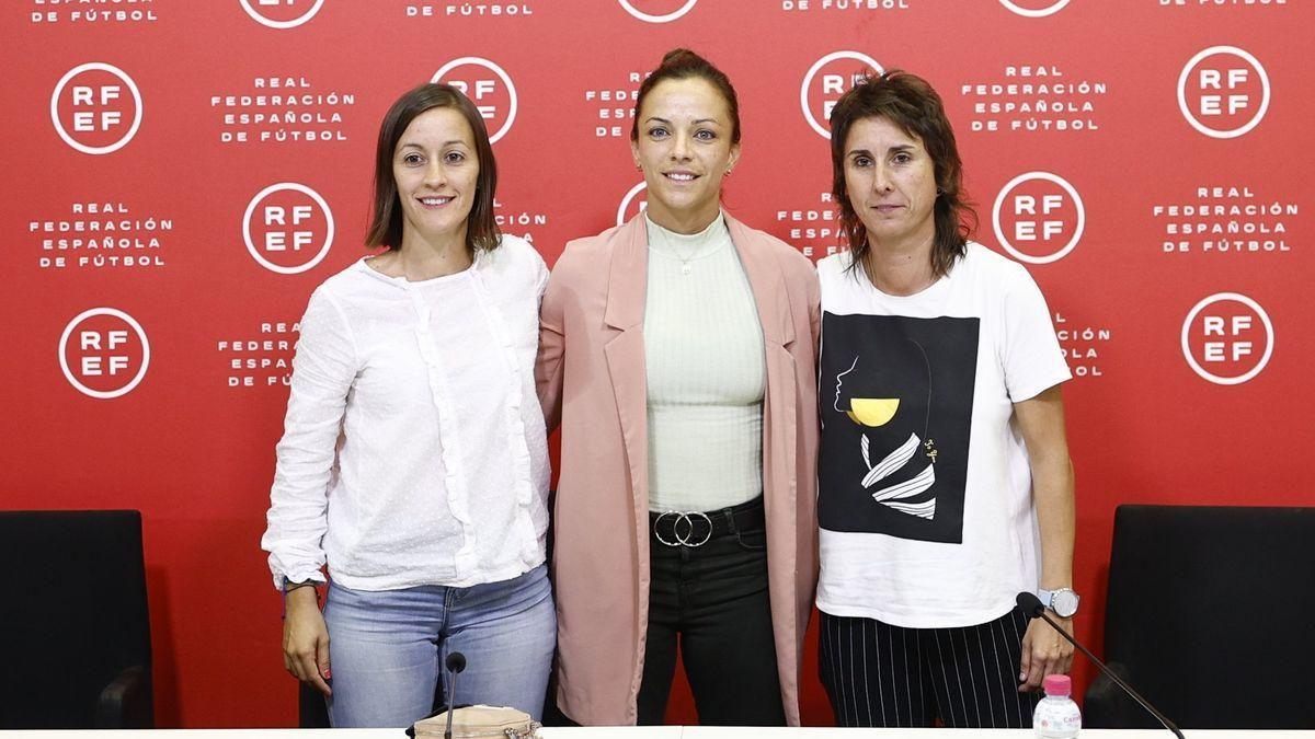 Guadalupe Porras, Marta Huertas y Marta Frías, representantes del colectivo arbitral femenino.