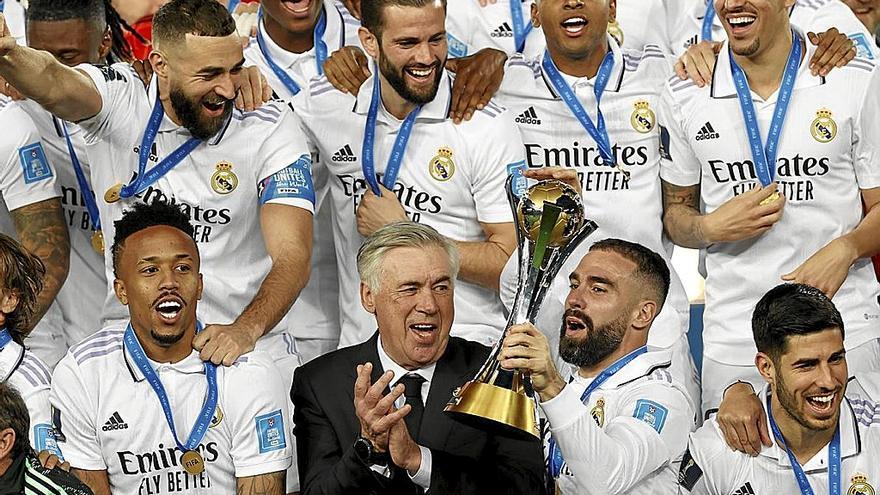 La plantilla del Real Madrid celebra el título. | FOTO: EFE