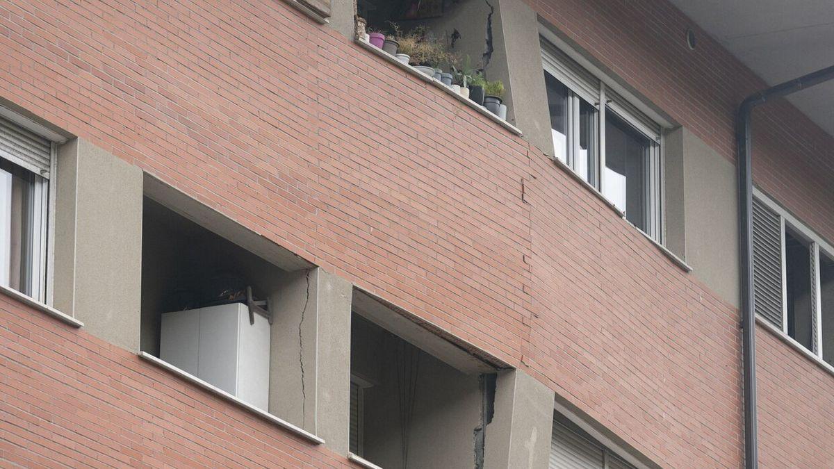 La gran grieta del edificio, antes de comenzar los trabajos de derribo.