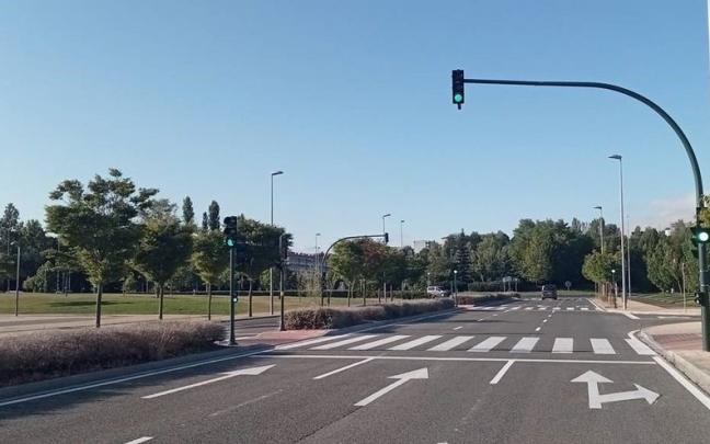 Paso de cebra con sem&aacute;foro nuevo en Erripaga&ntilde;a.