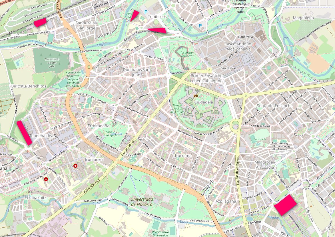 En fucsia, ubicación de los 5 nuevos aparcamientos disuasorios 24 h gratuitos en Pamplona