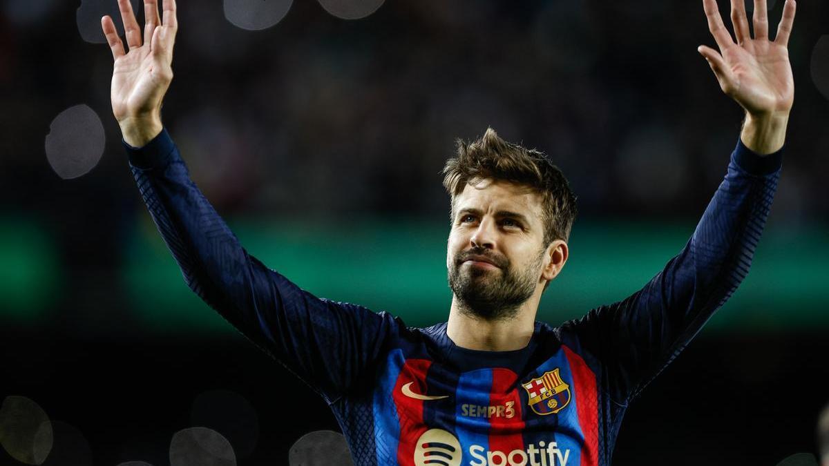 Piqué se despide en el Camp Nou.