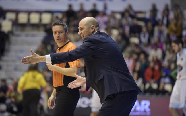 Peñarroya protesta una decisión a Conde en el partido del Fontes do Sar