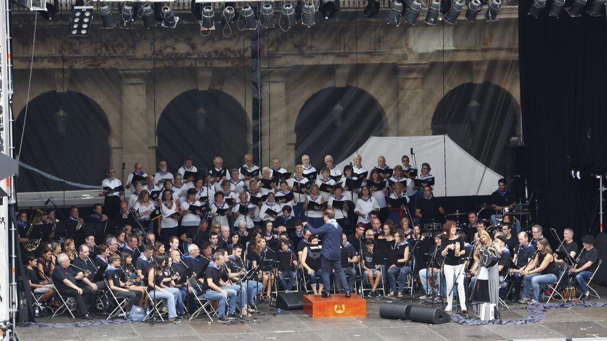 Udal Txistularien Banda, Plaza Berrian.